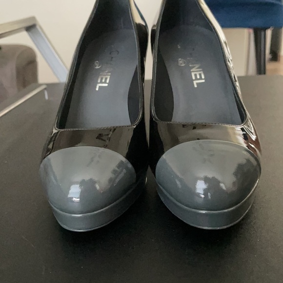 Chanel Patent Leather heels. - Picture 3 of 13